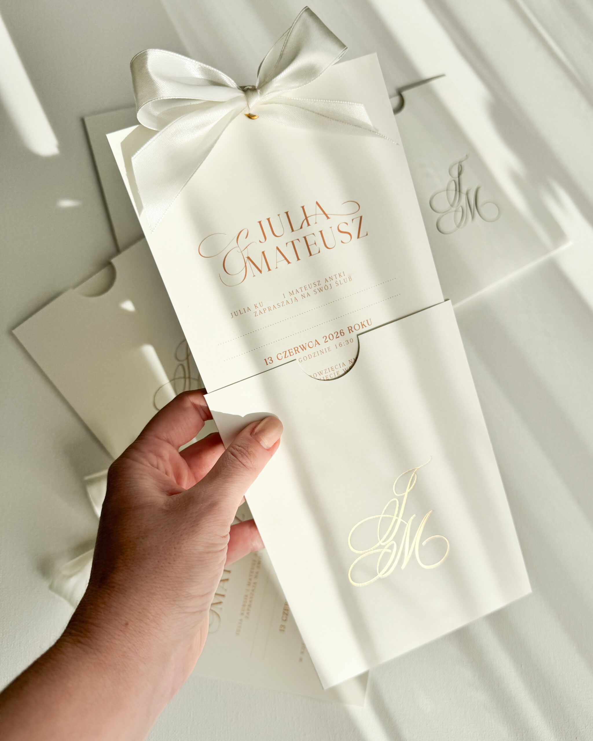 E13BC959-4AC7-4624-A647-2D14173FE5D9